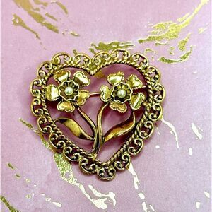Avon Vintage Twin Flower Heart Shape Brooch